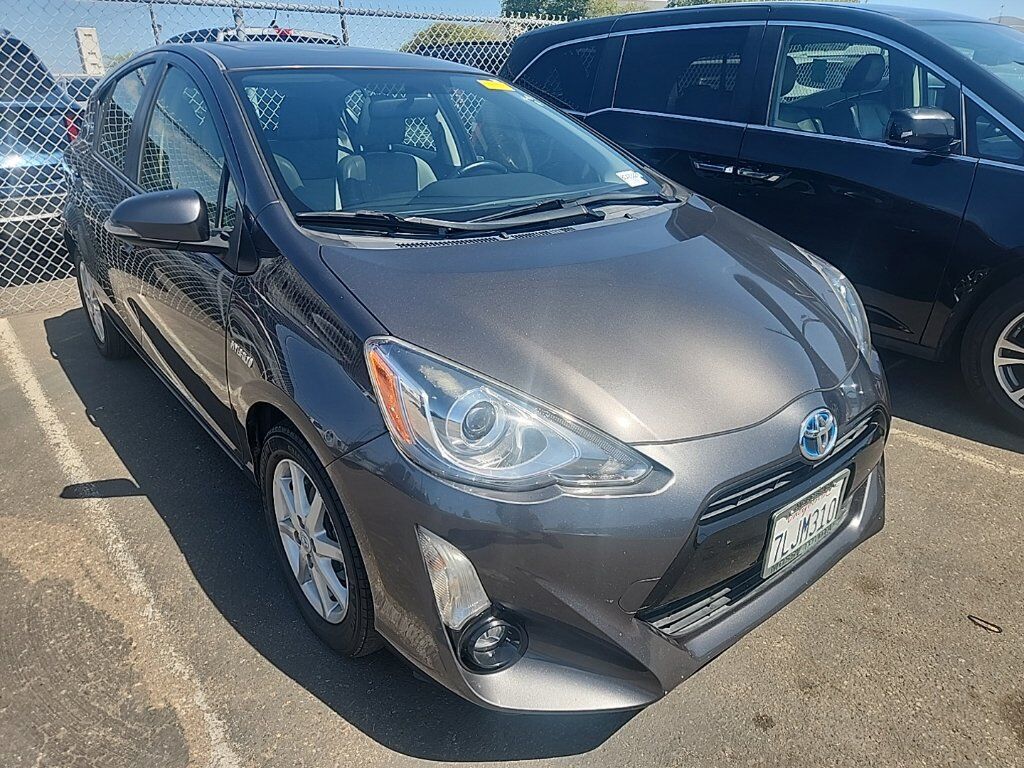2015 TOYOTA Prius