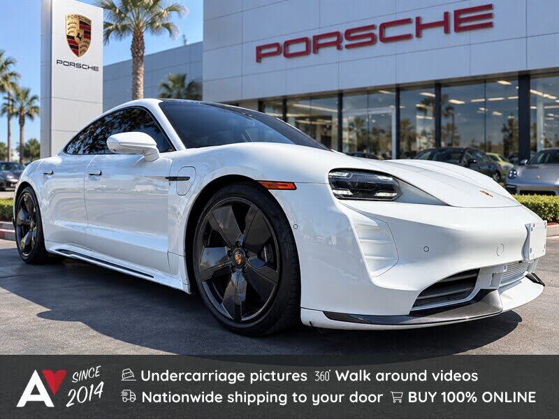 2020 PORSCHE Taycan