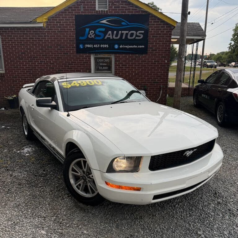 2005 FORD Mustang