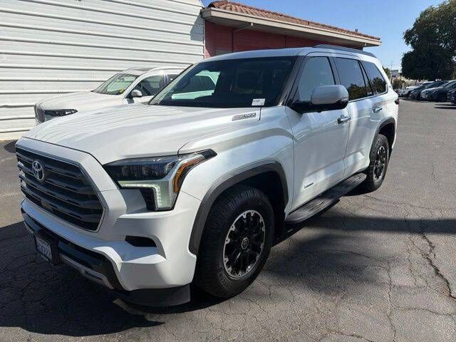 2023 TOYOTA Sequoia