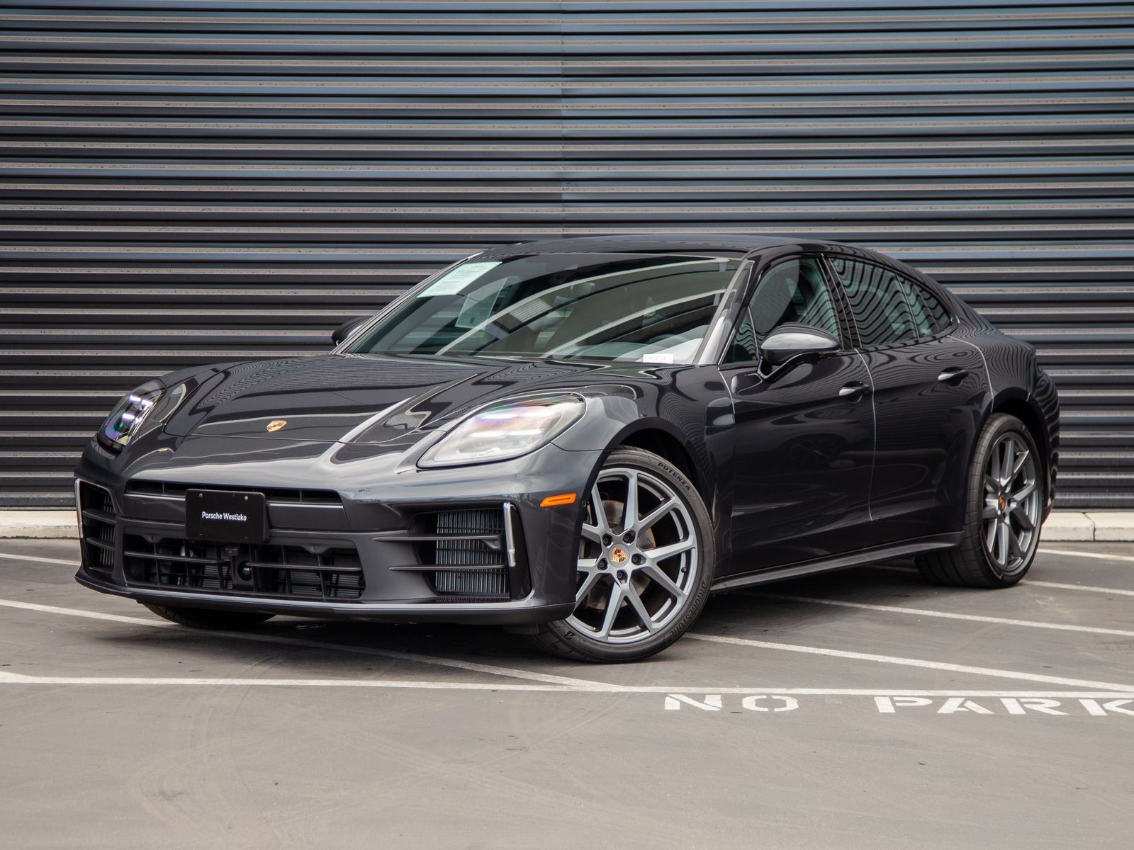 2025 PORSCHE Panamera