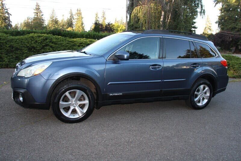 2013 SUBARU Outback