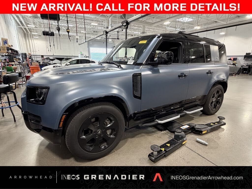 2023 LAND ROVER Defender