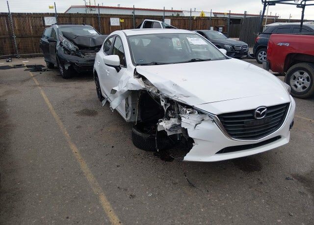 2016 MAZDA Mazda3