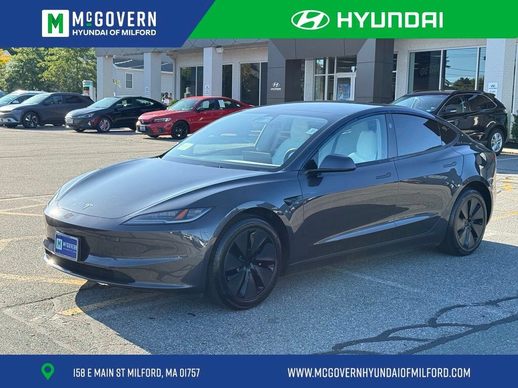 2025 TESLA Model 3
