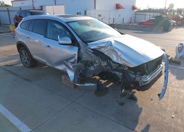 2015 VOLVO V60