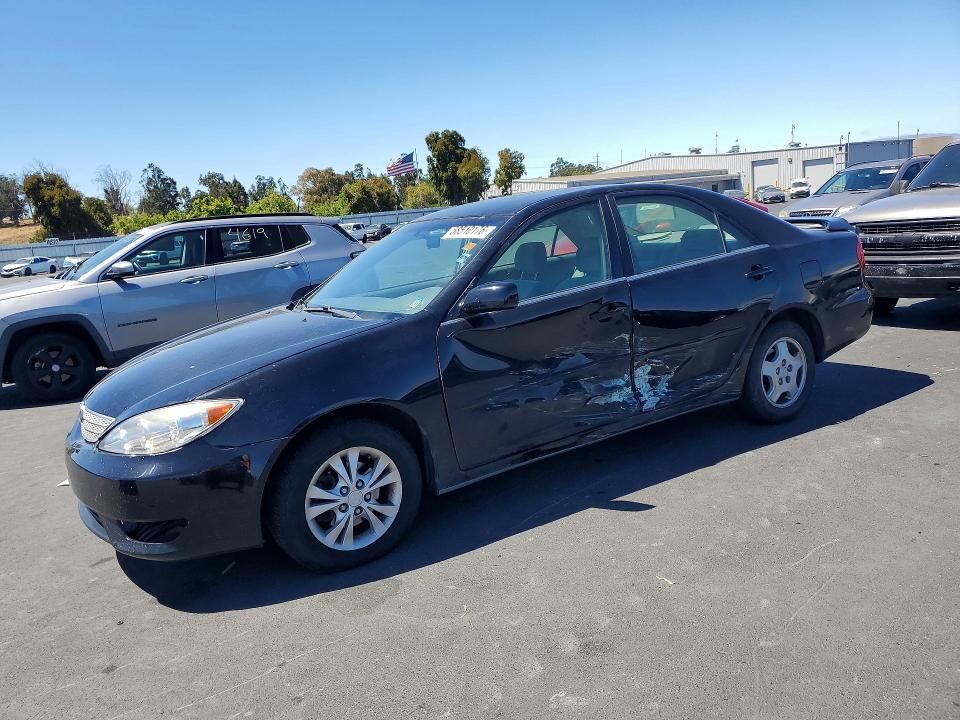 2004 TOYOTA Camry