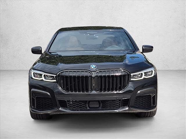 2022 BMW 745e