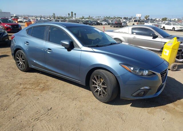 2016 MAZDA Mazda3