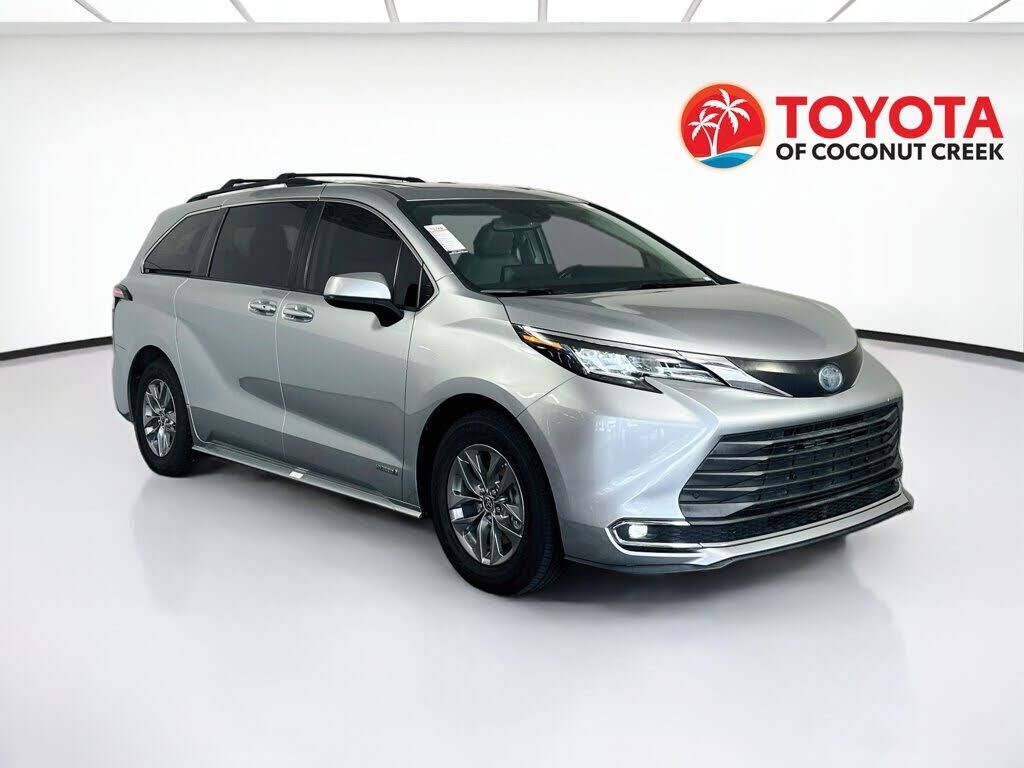 2021 TOYOTA Sienna