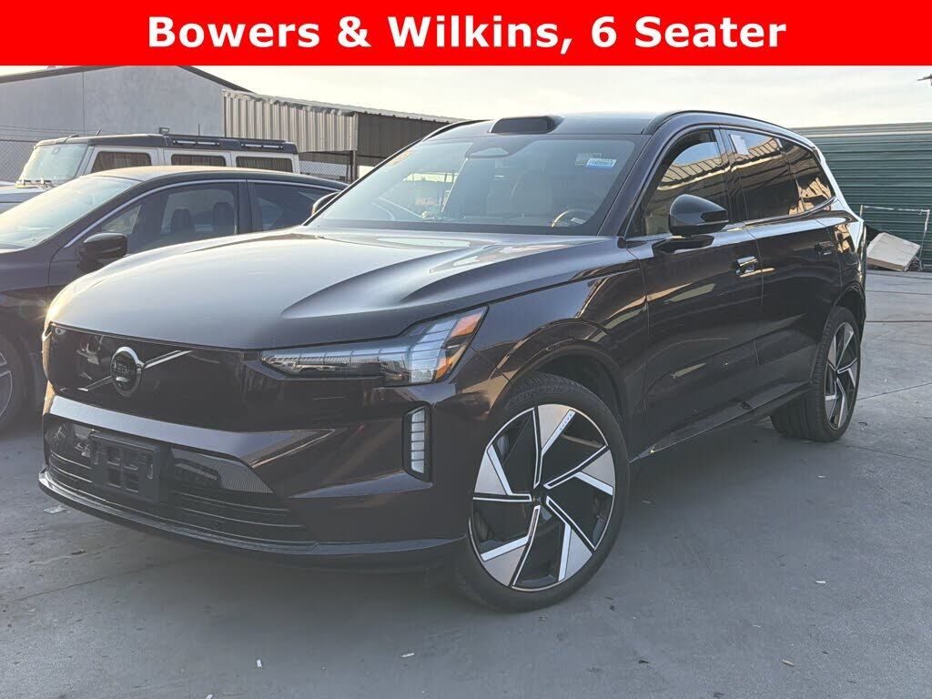 2025 VOLVO EX90