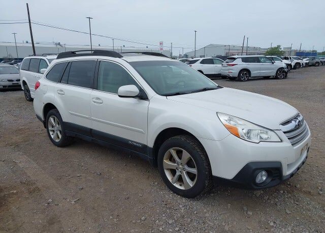 2014 SUBARU Outback