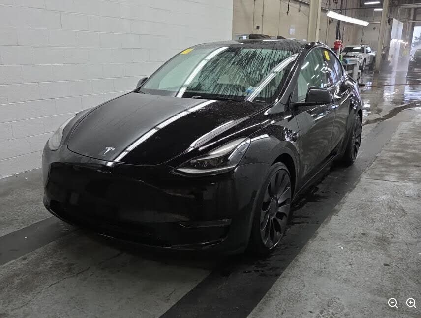 2023 TESLA Model Y
