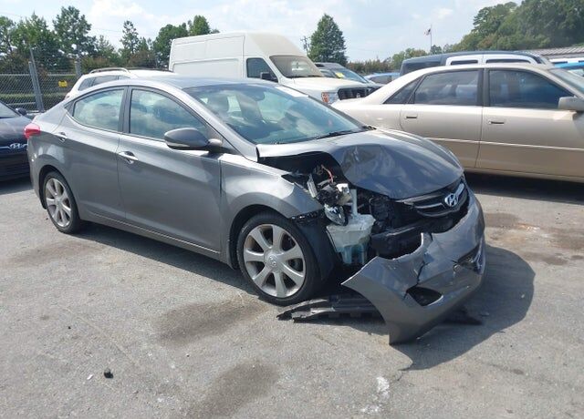 2013 HYUNDAI Elantra