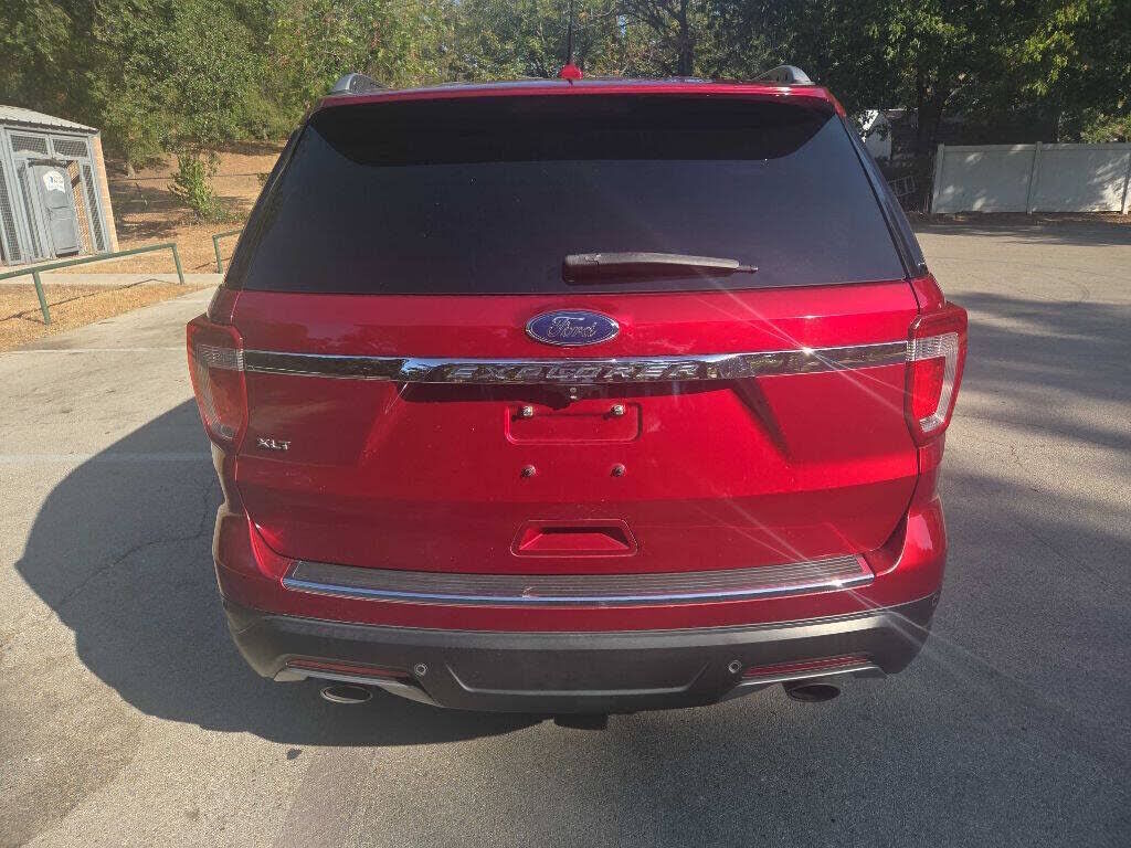 2018 FORD Explorer