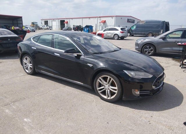 2014 TESLA Model S