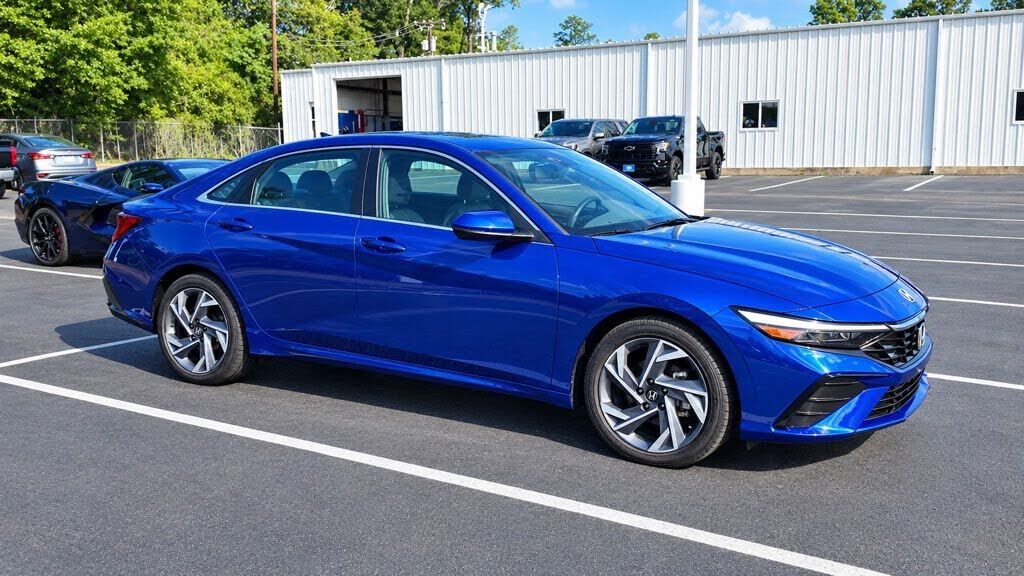 2025 HYUNDAI Elantra