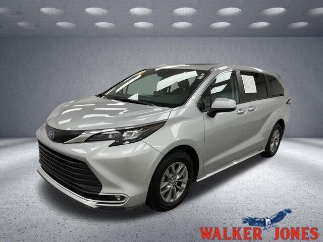 2024 TOYOTA Sienna