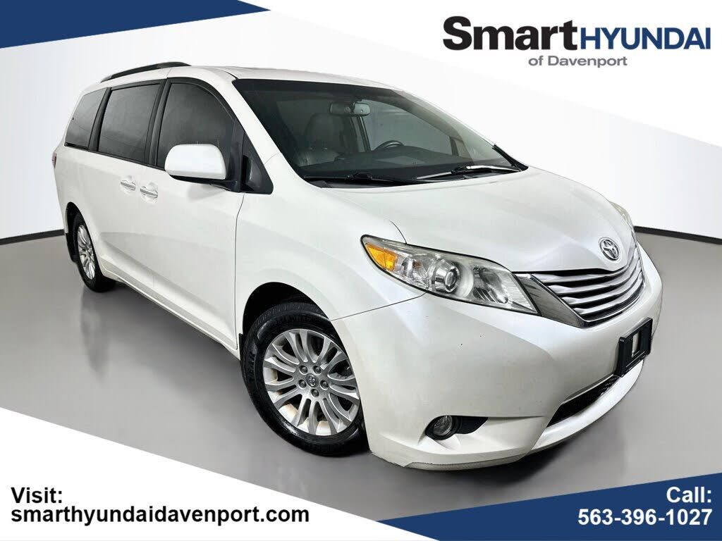 2017 TOYOTA Sienna