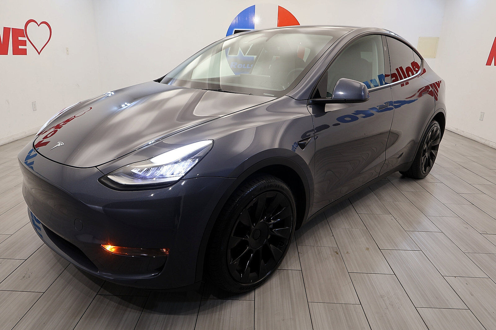 2023 TESLA Model Y