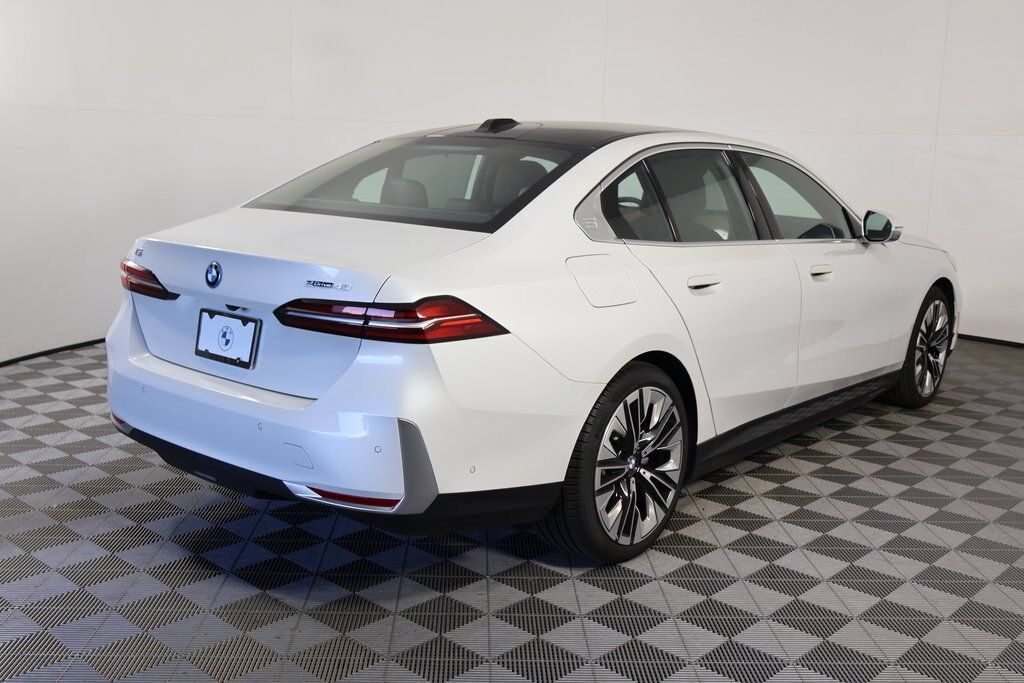 2025 BMW i5