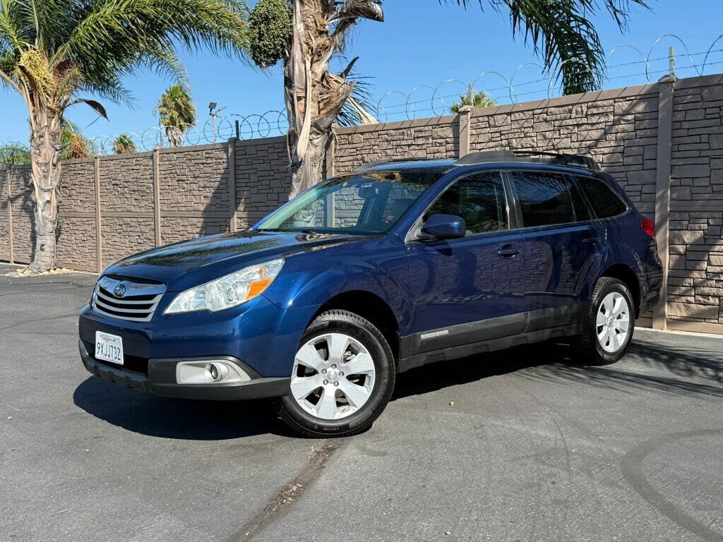 2011 SUBARU Outback