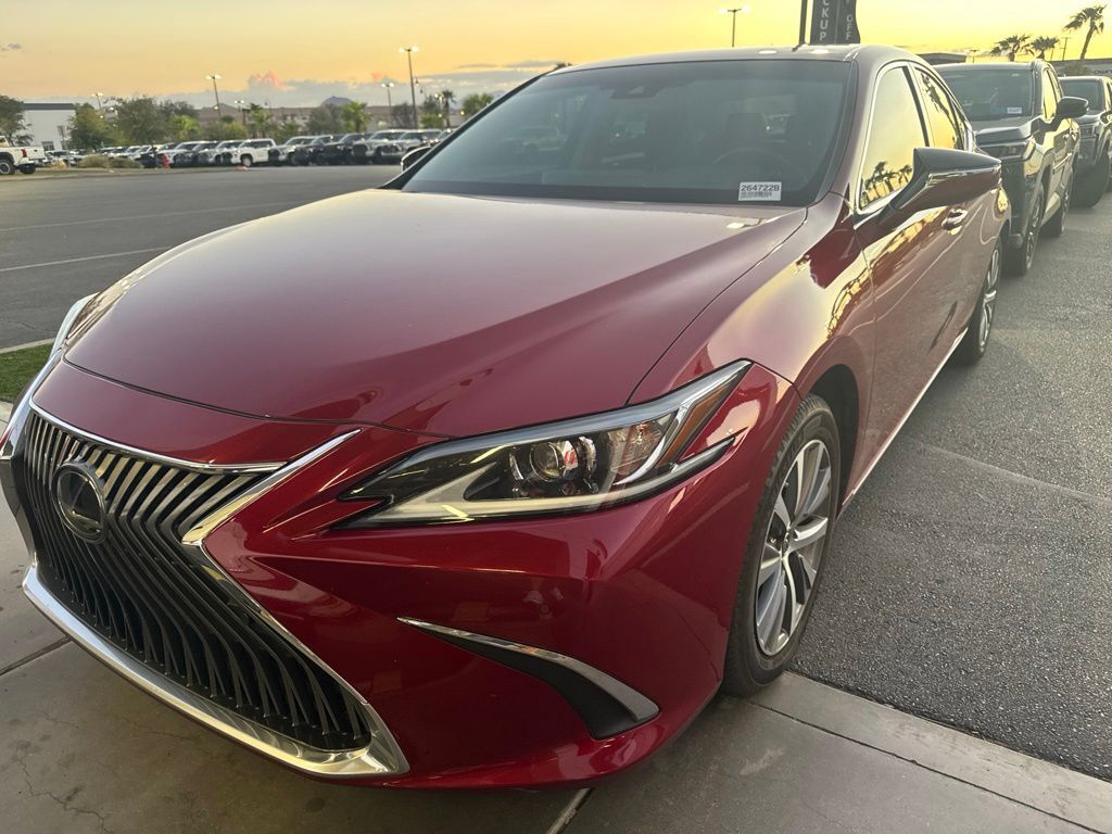 2019 LEXUS ES