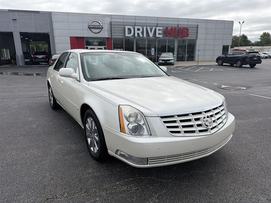 2010 CADILLAC DTS