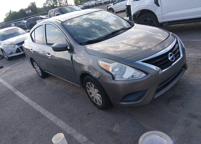 2016 NISSAN Versa