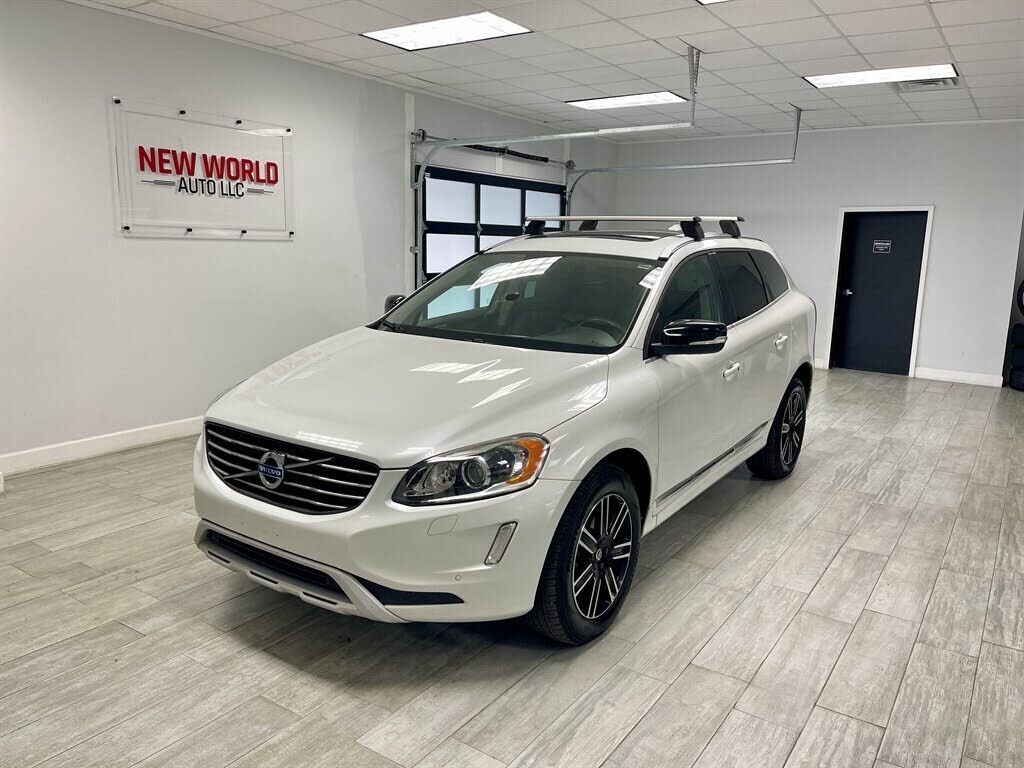 2017 VOLVO XC60
