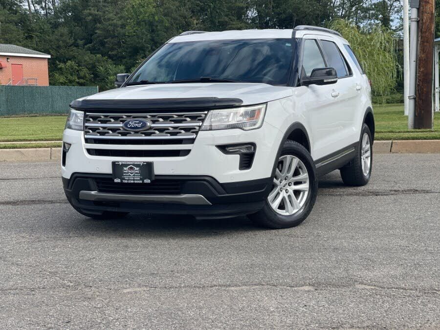 2018 FORD Explorer