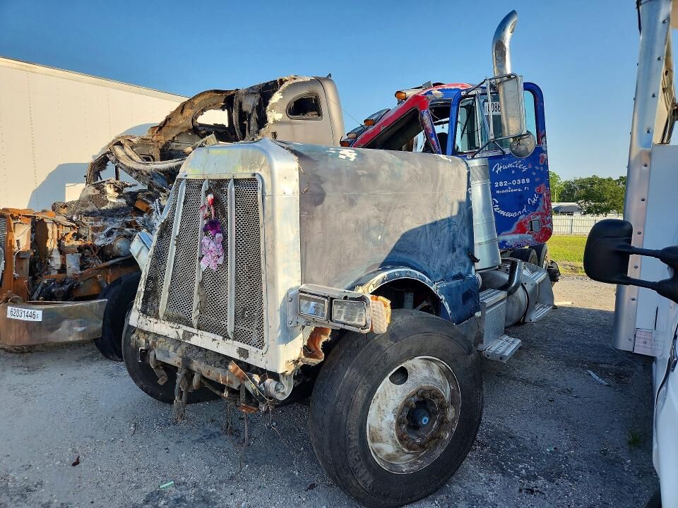 1998 PETERBILT 379
