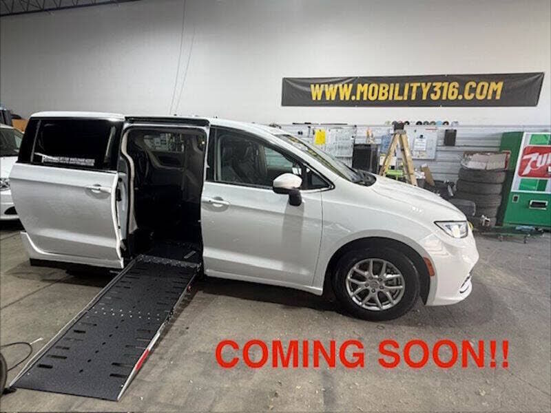 2023 CHRYSLER Pacifica