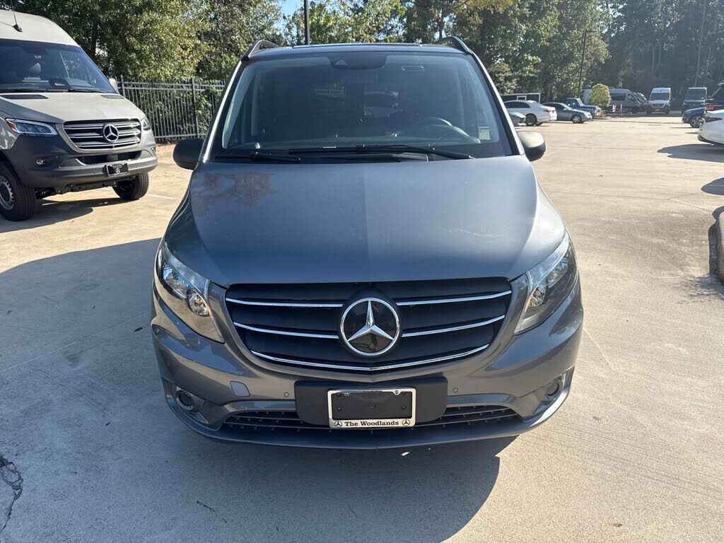 2023 Mercedes-Benz METRIS