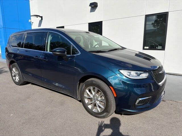 2023 CHRYSLER Pacifica