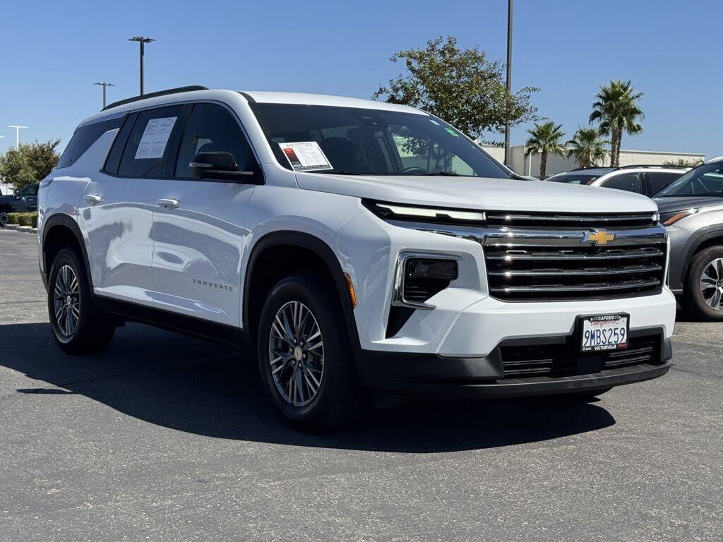 2024 CHEVROLET Traverse