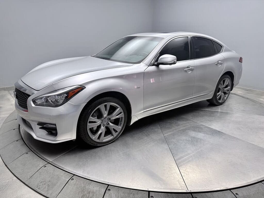 2016 INFINITI Q70