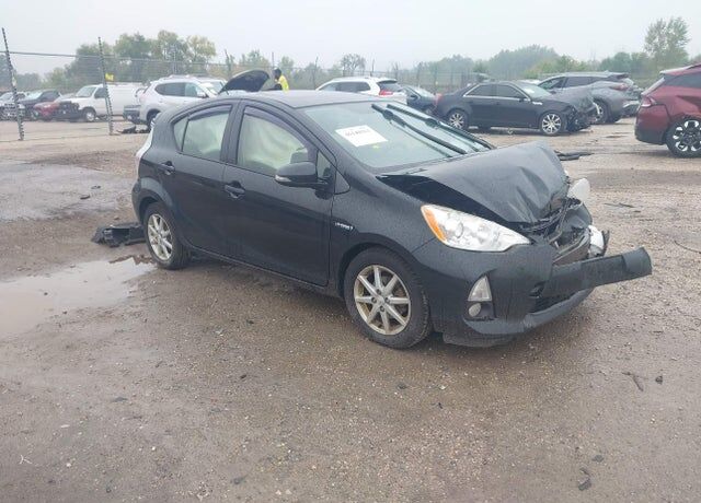 2014 TOYOTA Prius