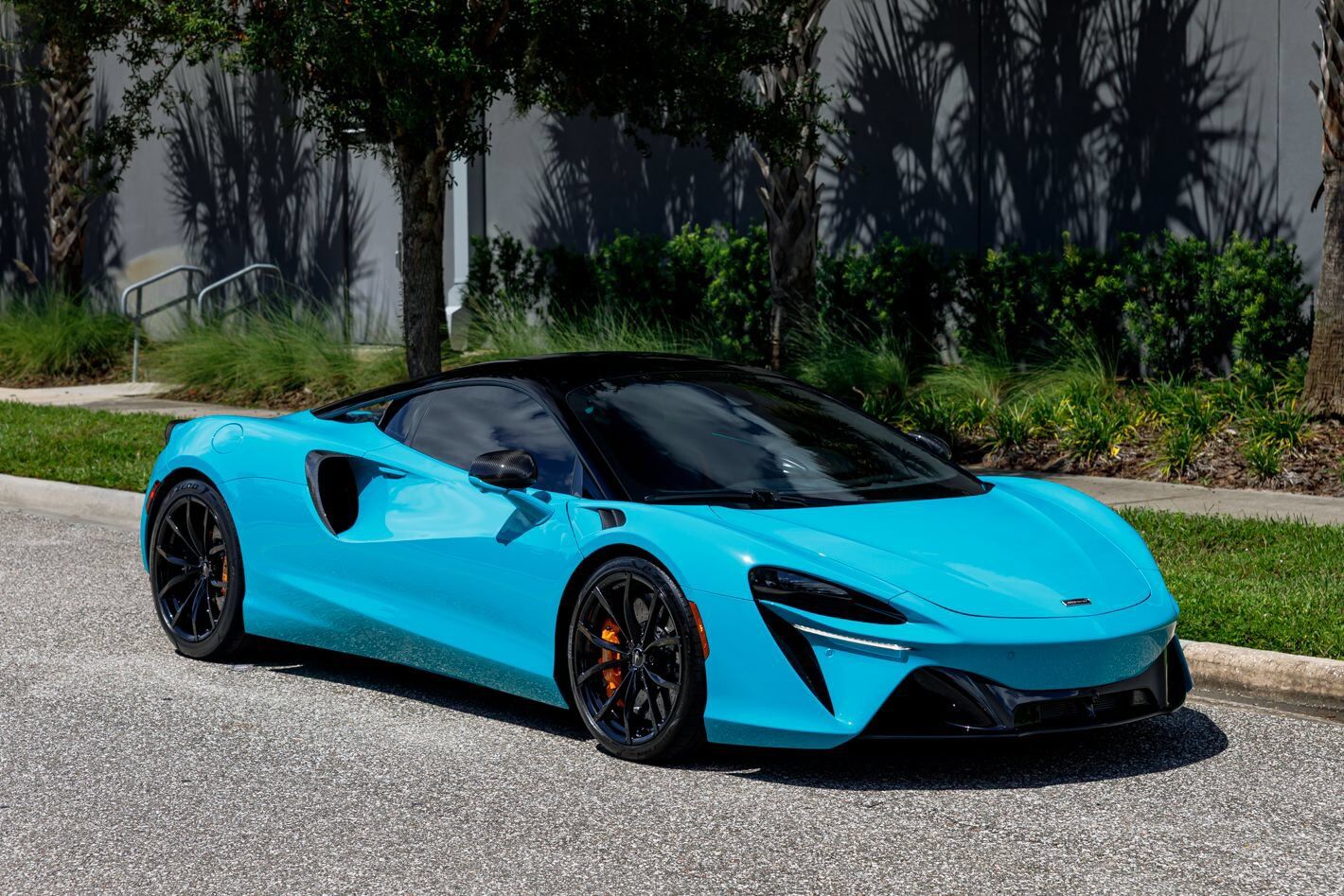 2023 MCLAREN ARTURA