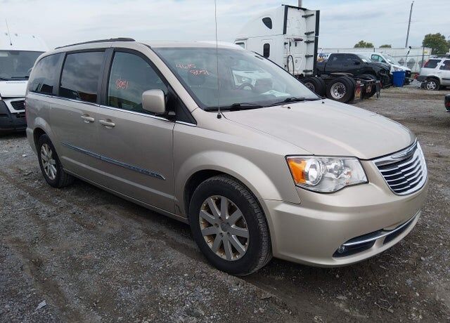 2016 CHRYSLER Town and Country
