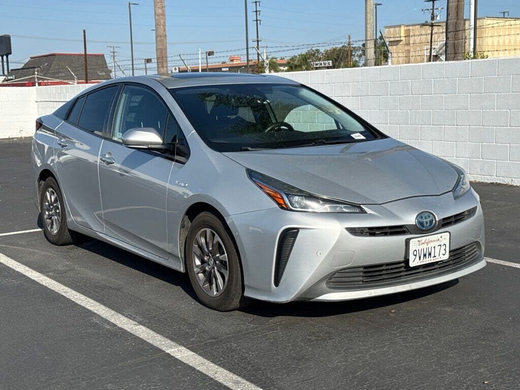 2019 TOYOTA PRIUS