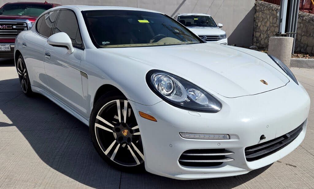 2016 PORSCHE Panamera