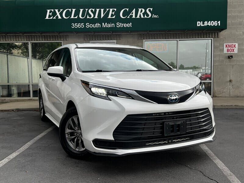 2024 TOYOTA Sienna
