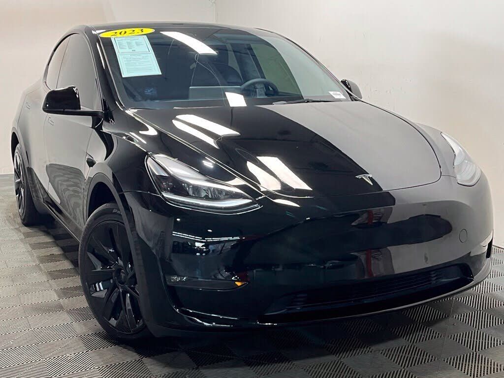 2023 TESLA Model Y