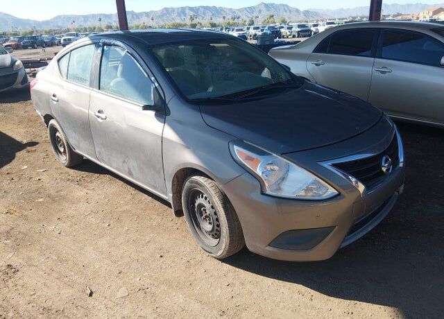 2016 NISSAN Versa