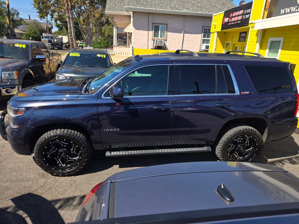 2017 CHEVROLET Tahoe