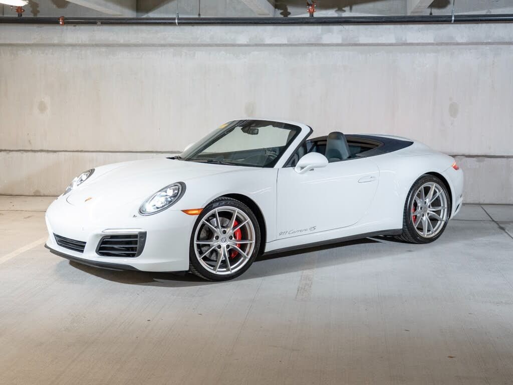 2017 PORSCHE 911