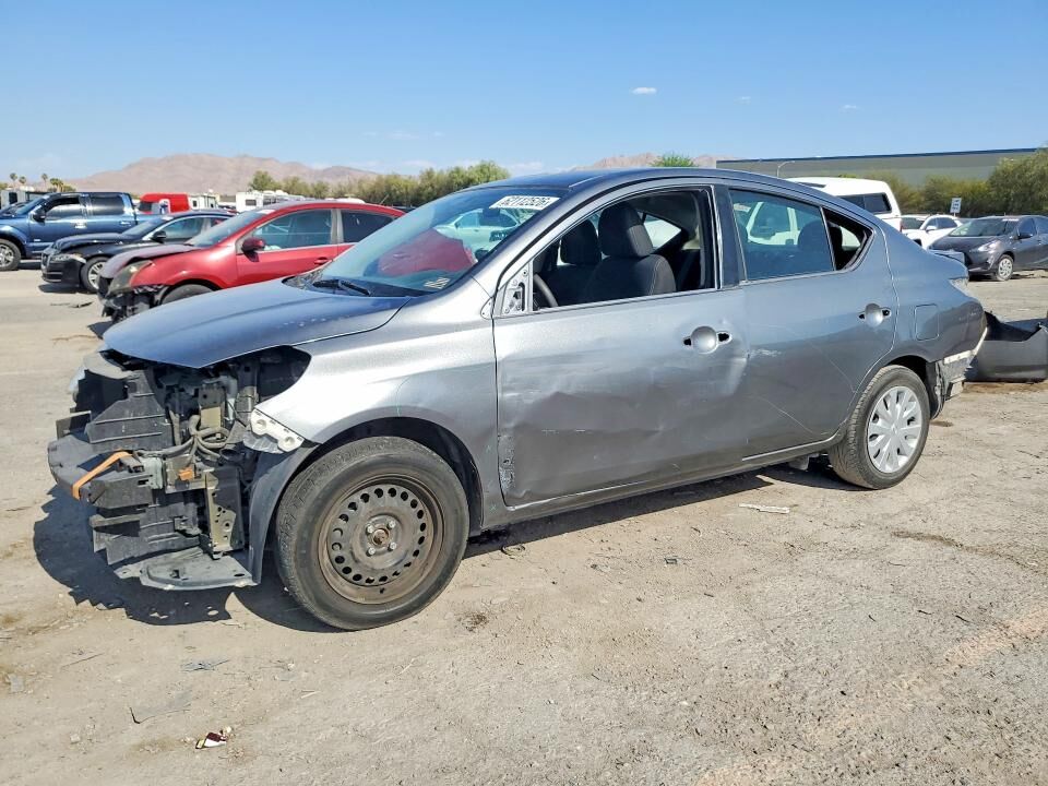 2017 NISSAN Versa