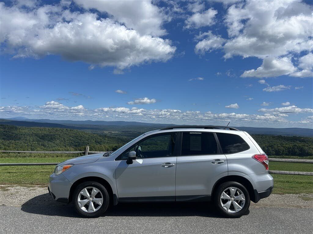 2015 SUBARU Forester