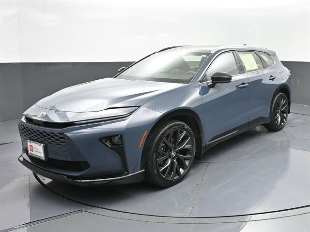 2025 TOYOTA Crown Signia